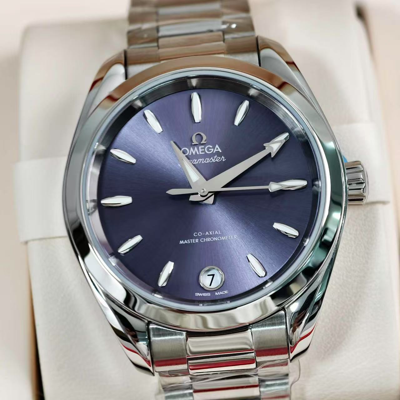 The Art of Understated Luxury: Purple Dial Watches Unveiled
