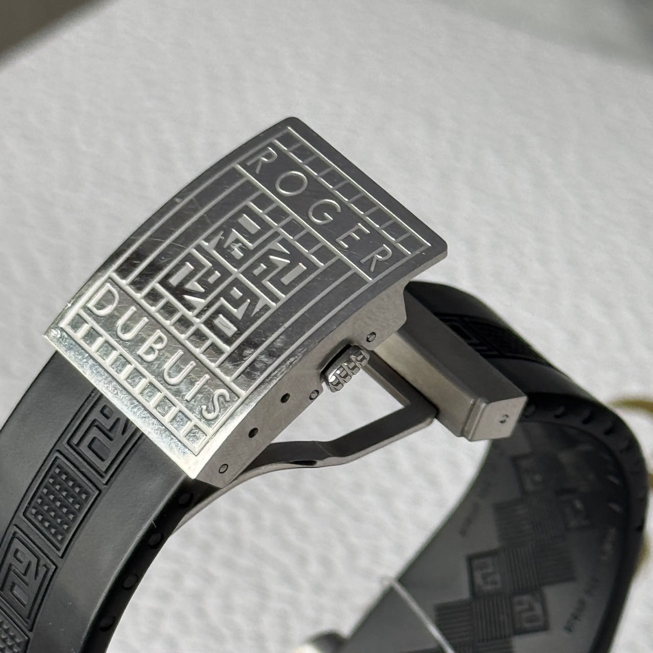 Roger Dubuis RDDBSE0270 detail 3
