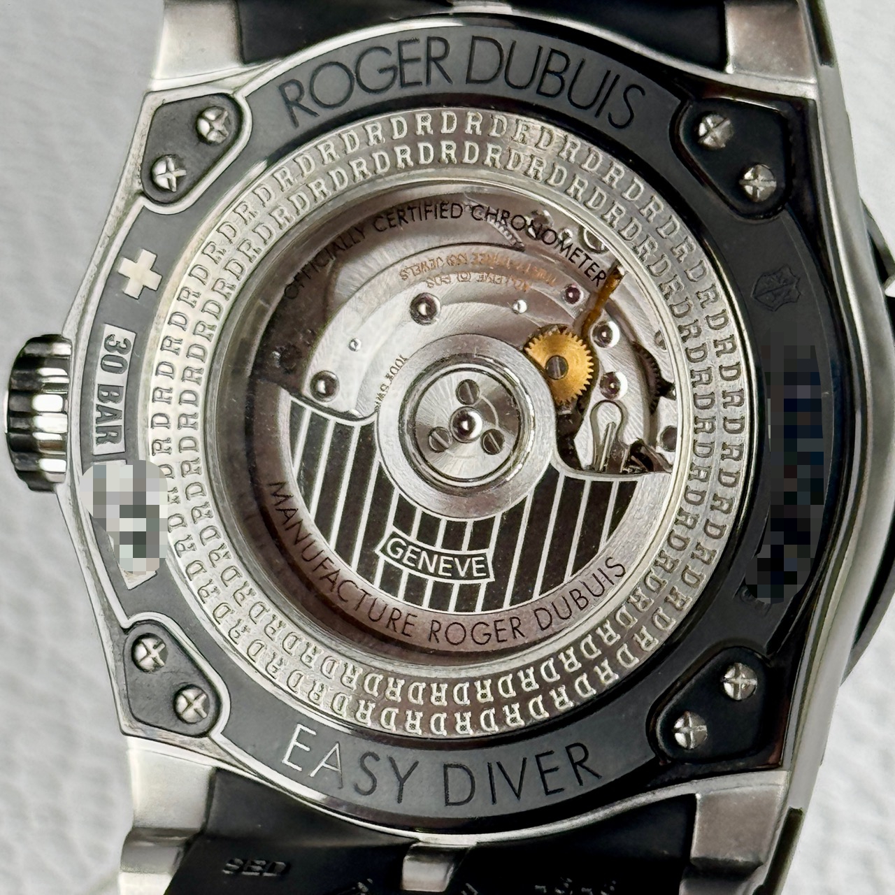 Roger Dubuis RDDBSE0270 detail 4