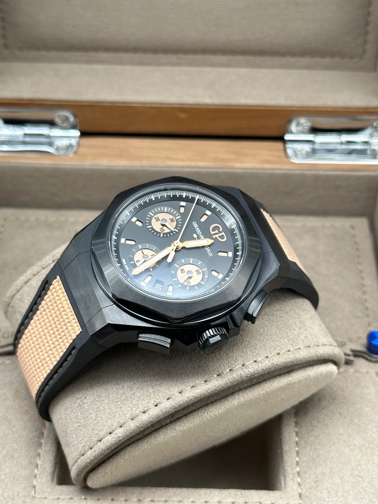 Girard Perregaux 81060-21-492-FH3A detail 5