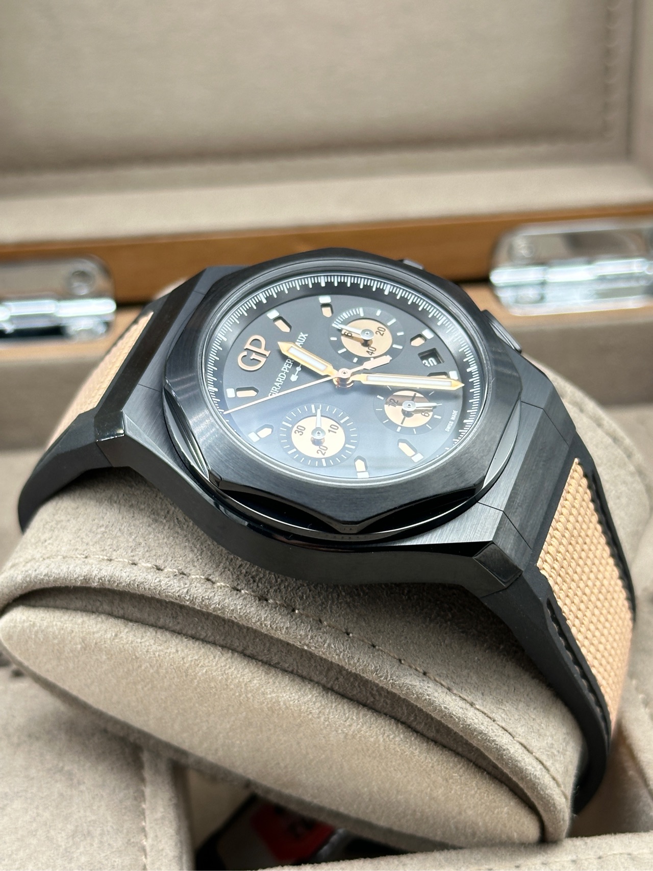 Girard Perregaux 81060-21-492-FH3A detail 3