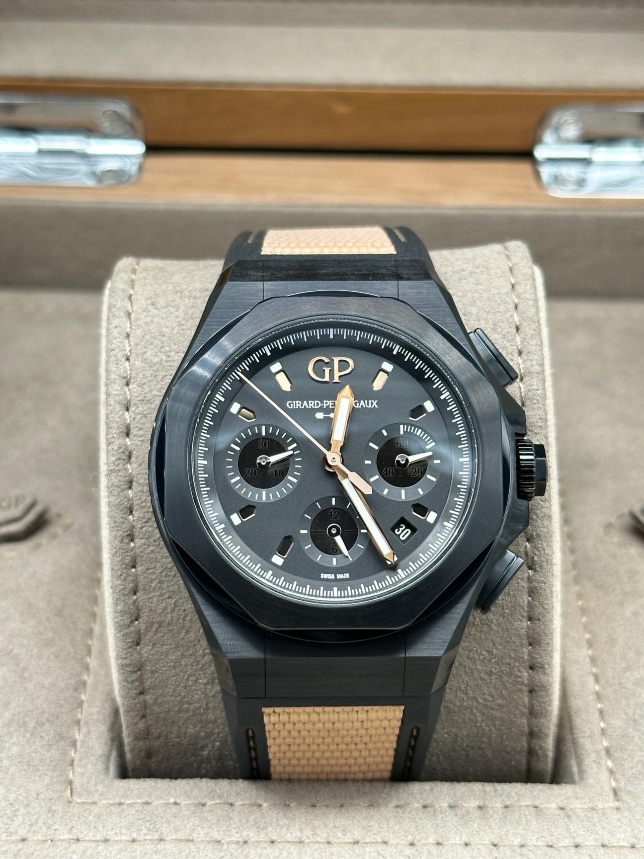 Girard Perregaux 81060-21-492-FH3A
