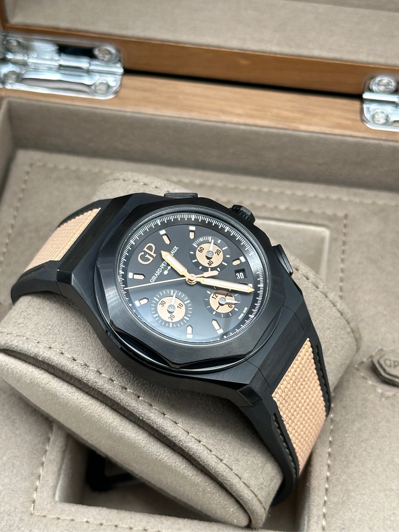 Girard Perregaux 81060-21-492-FH3A detail 6