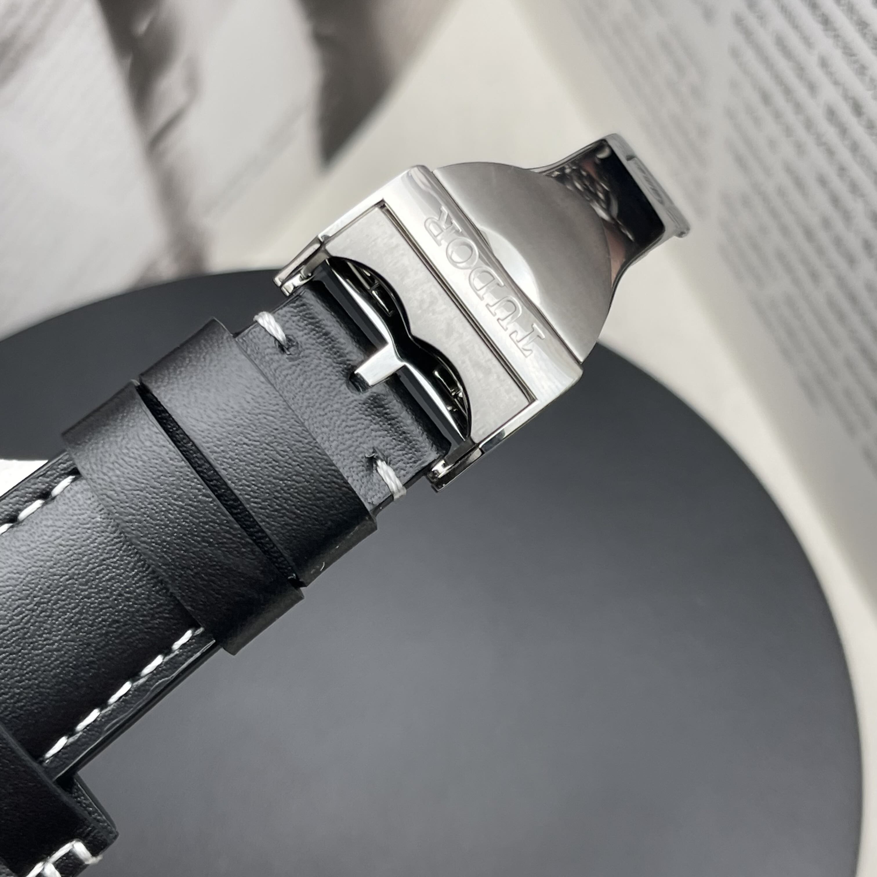 Tudor m79360n-0006 detail 4