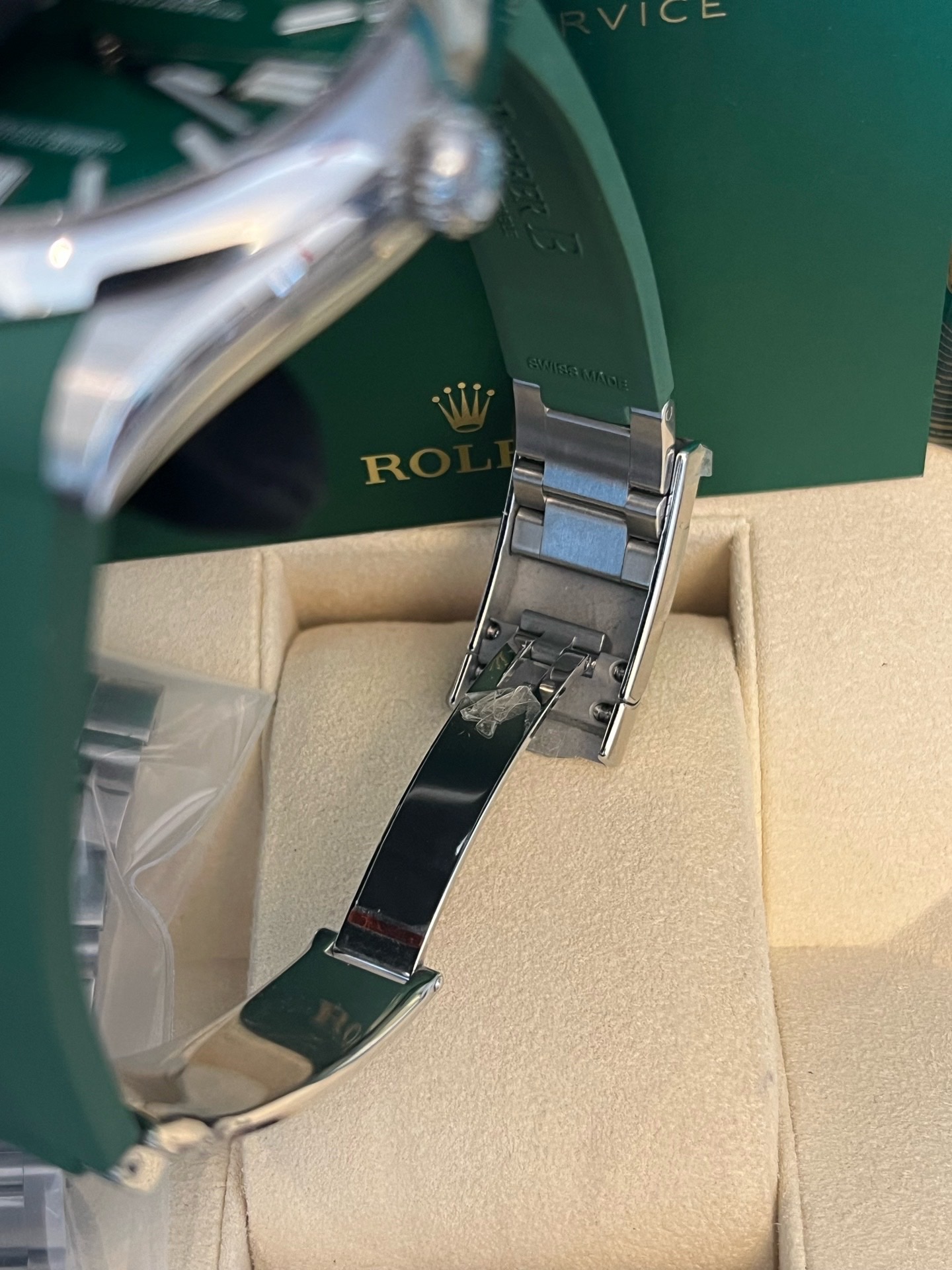 Rolex m124300 detail 4
