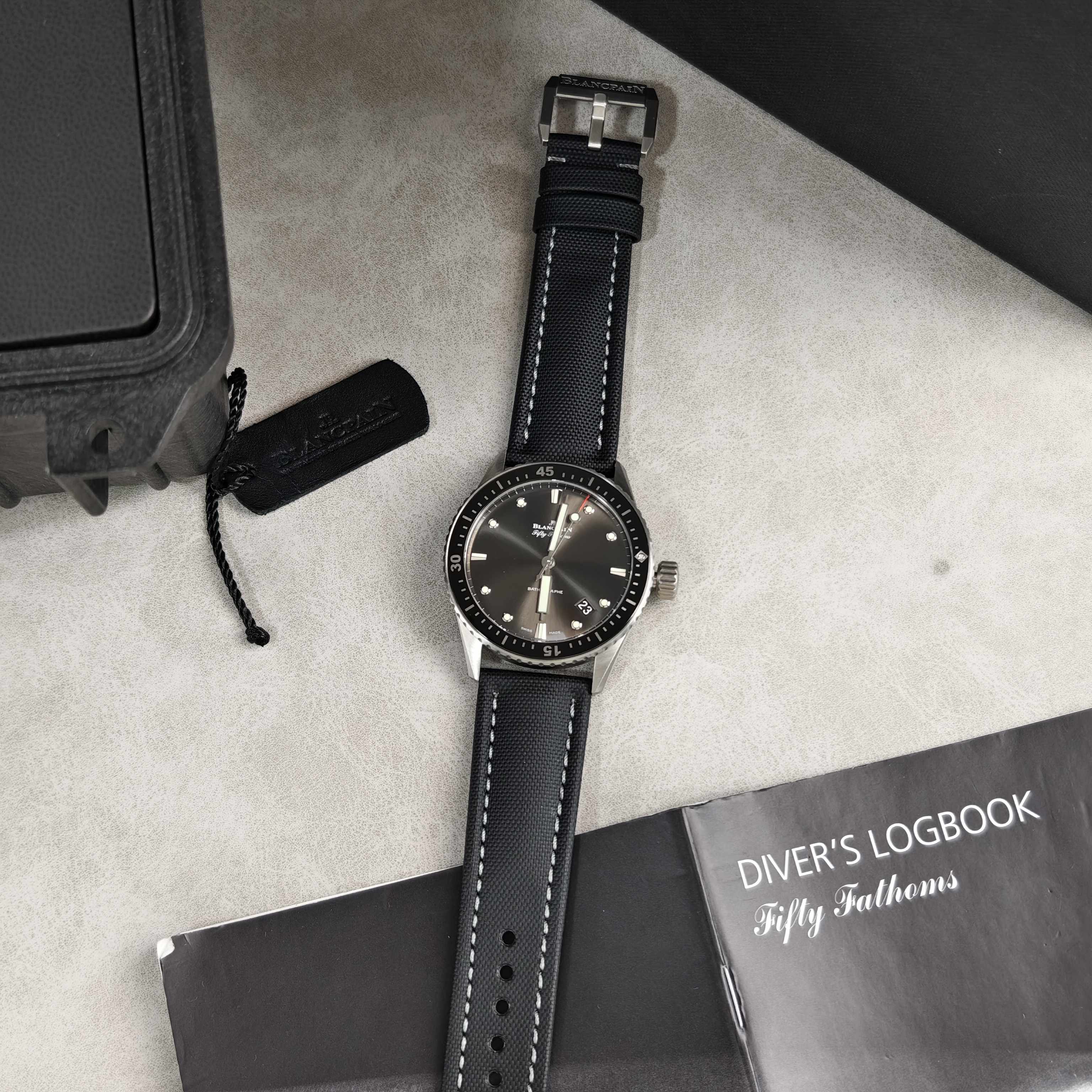 Blancpain 5000 1110 B52A detail 1