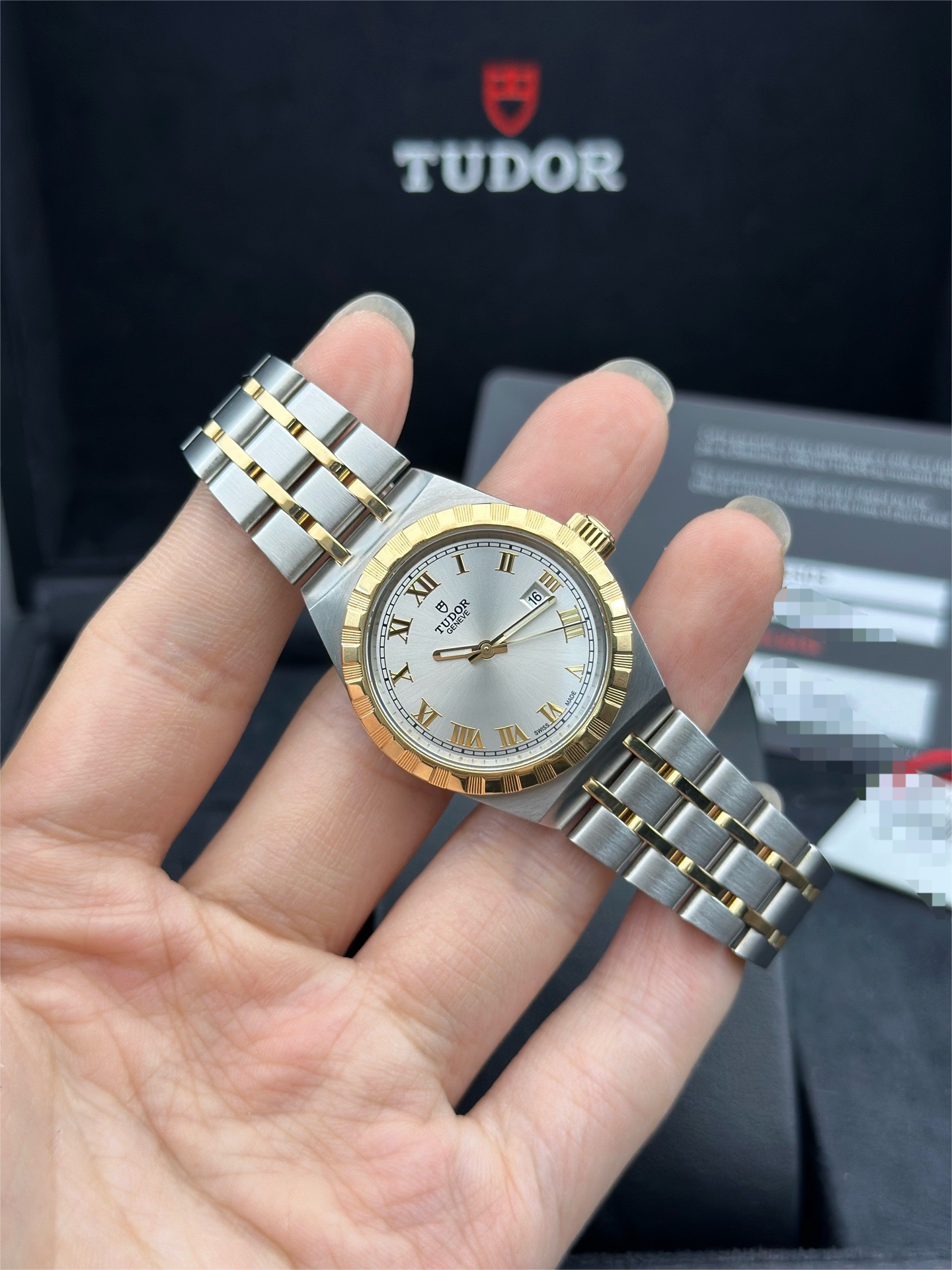 Tudor M28303-0001 detail 1