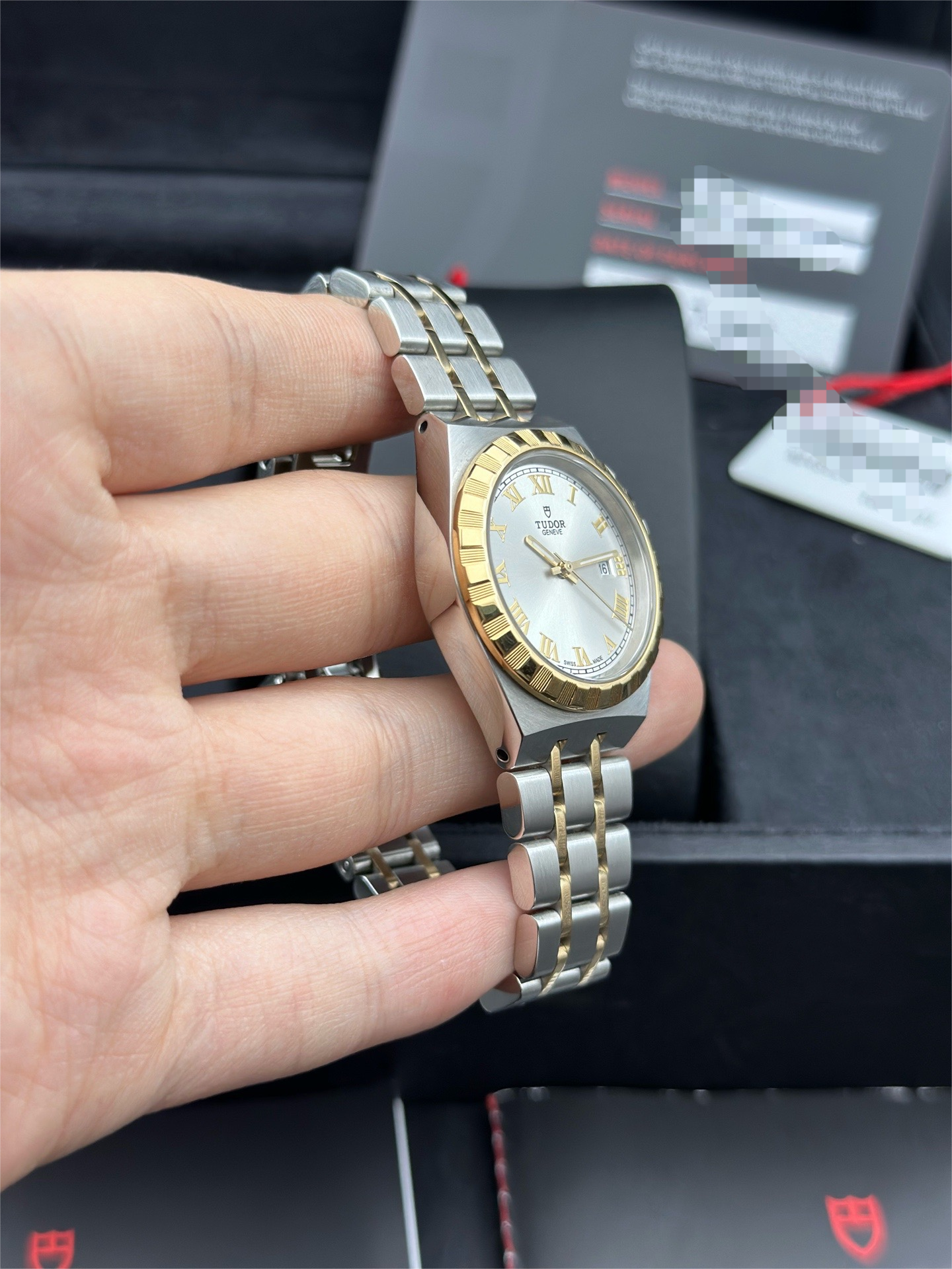 Tudor M28303-0001 detail 2