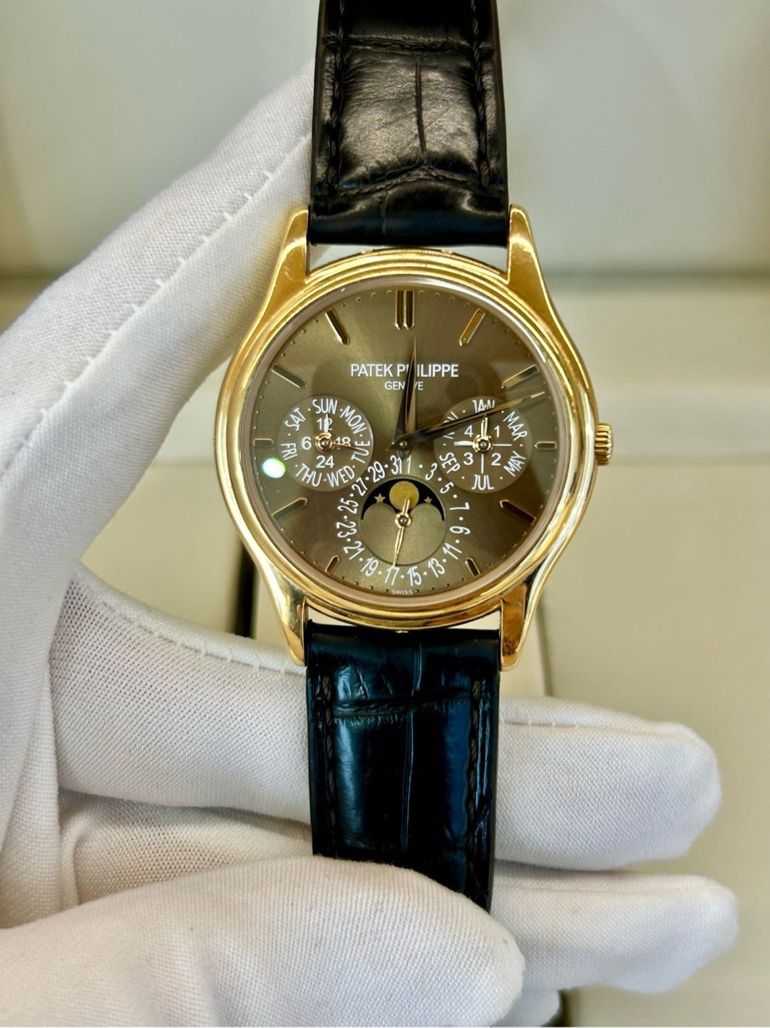Patek Philippe 5140R-001: The Epitome of Elegance in Perpetual Calendar Horology