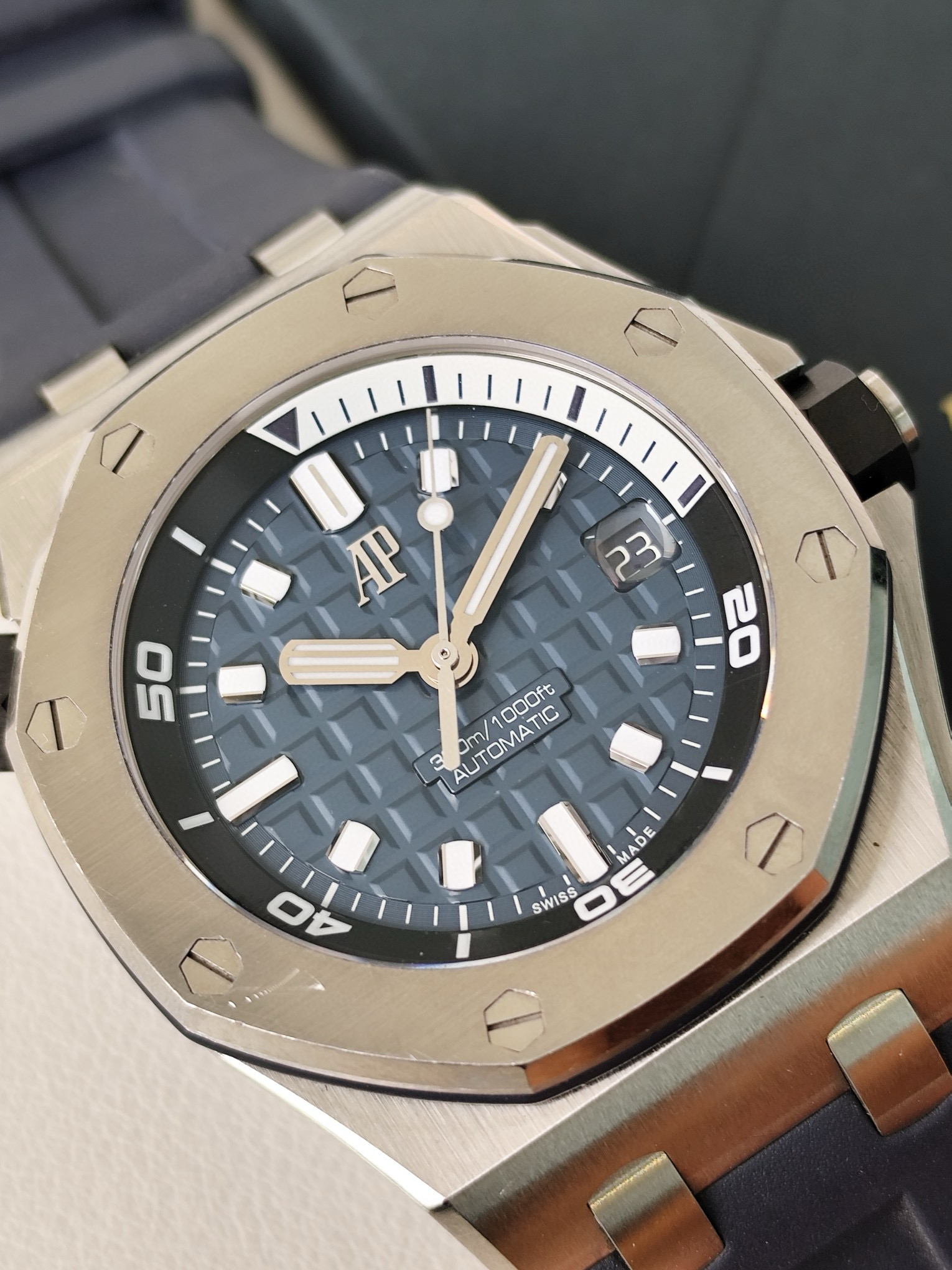 Audemars Piguet 15720ST.OO.A027CA.01 detail 3
