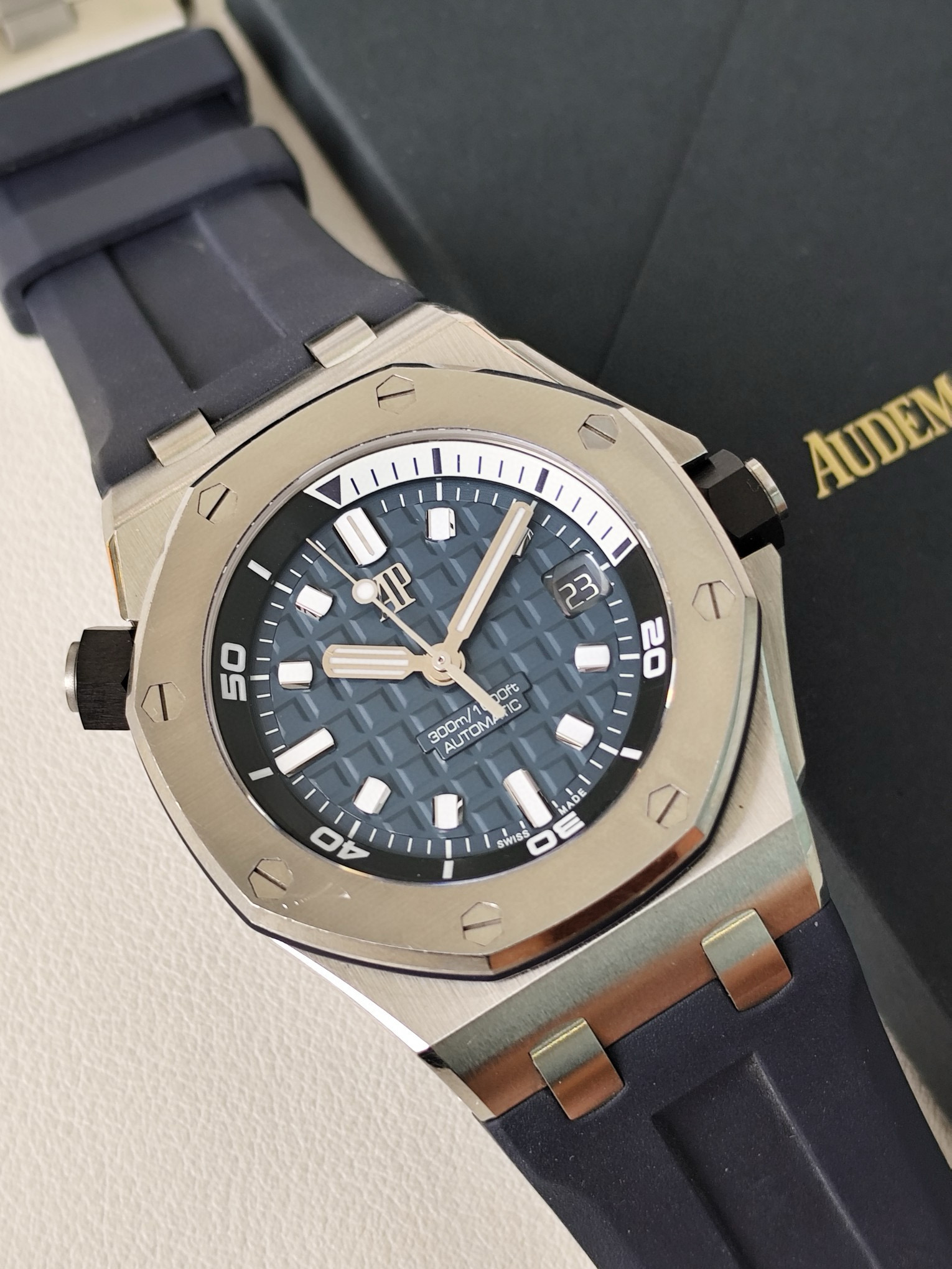 Audemars Piguet 15720ST.OO.A027CA.01 detail 2