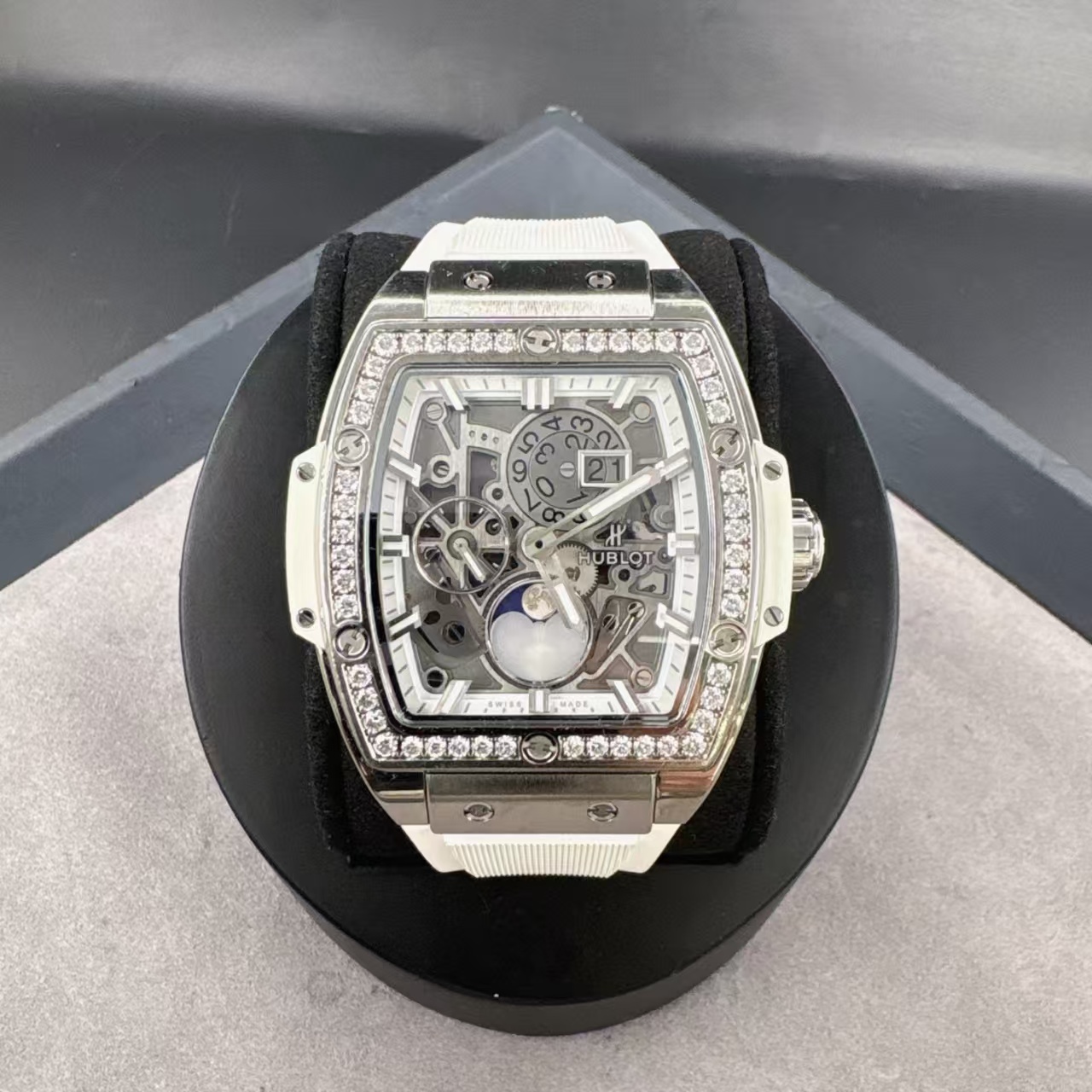Hublot 647.NE.2070.RW.1204