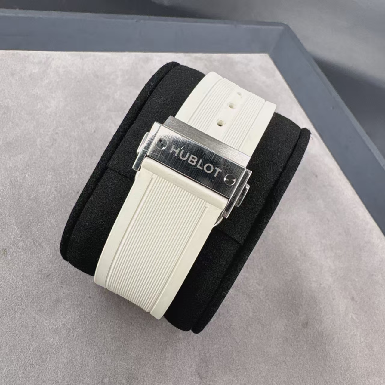 Hublot 647.NE.2070.RW.1204 detail 6