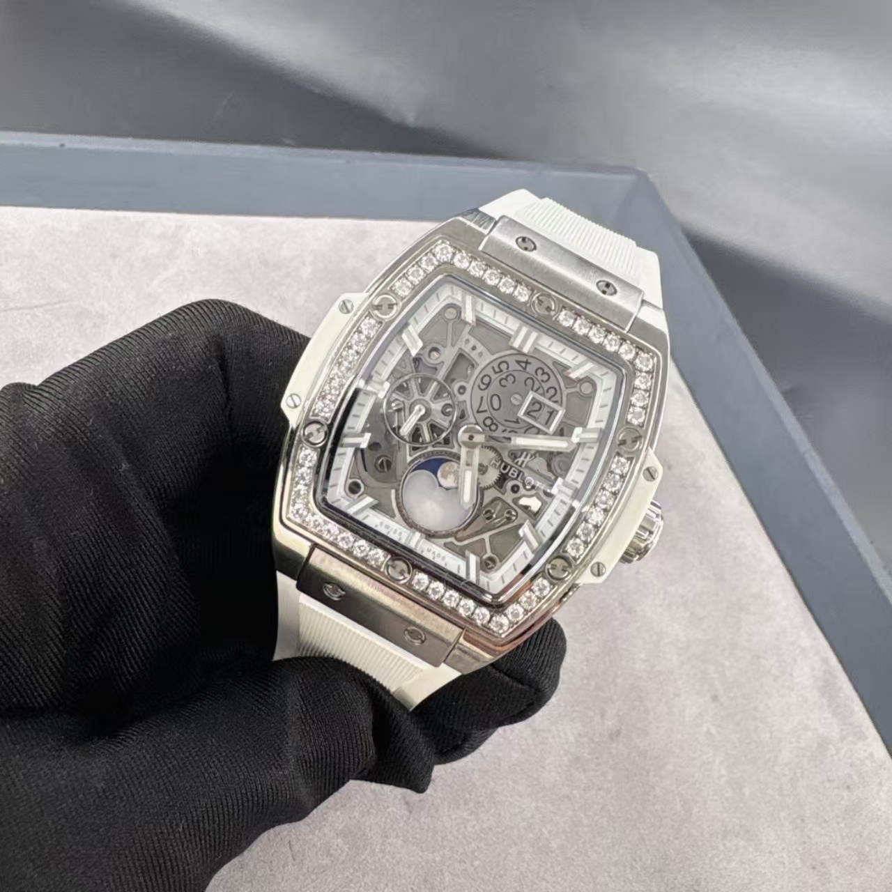 Hublot 647.NE.2070.RW.1204 detail 4