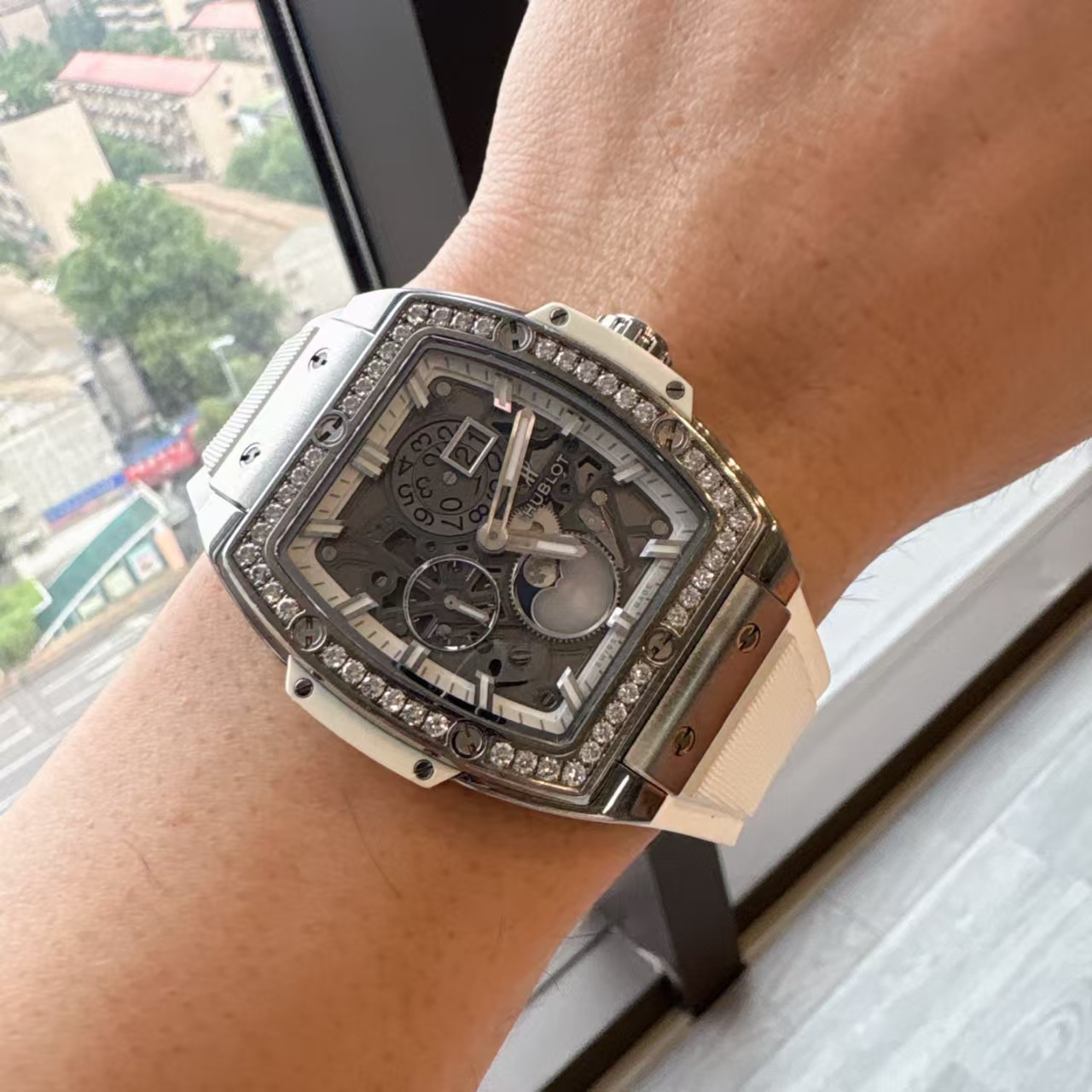 Hublot 647.NE.2070.RW.1204 detail 5