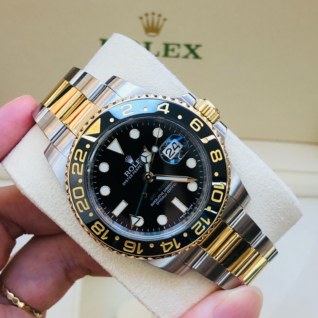 Rolex 116713LN detail 1