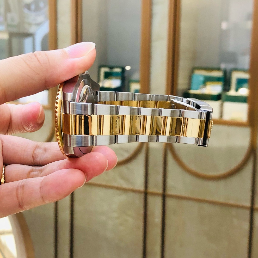Rolex 116713LN detail 7