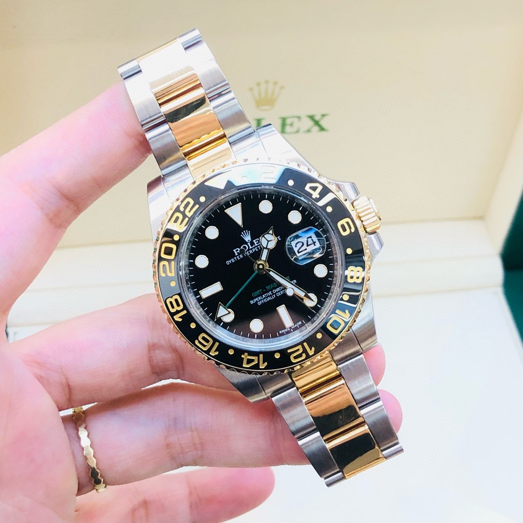 Rolex 116713LN detail 2