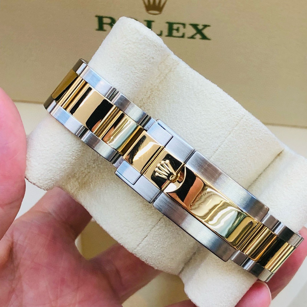 Rolex 116713LN detail 5