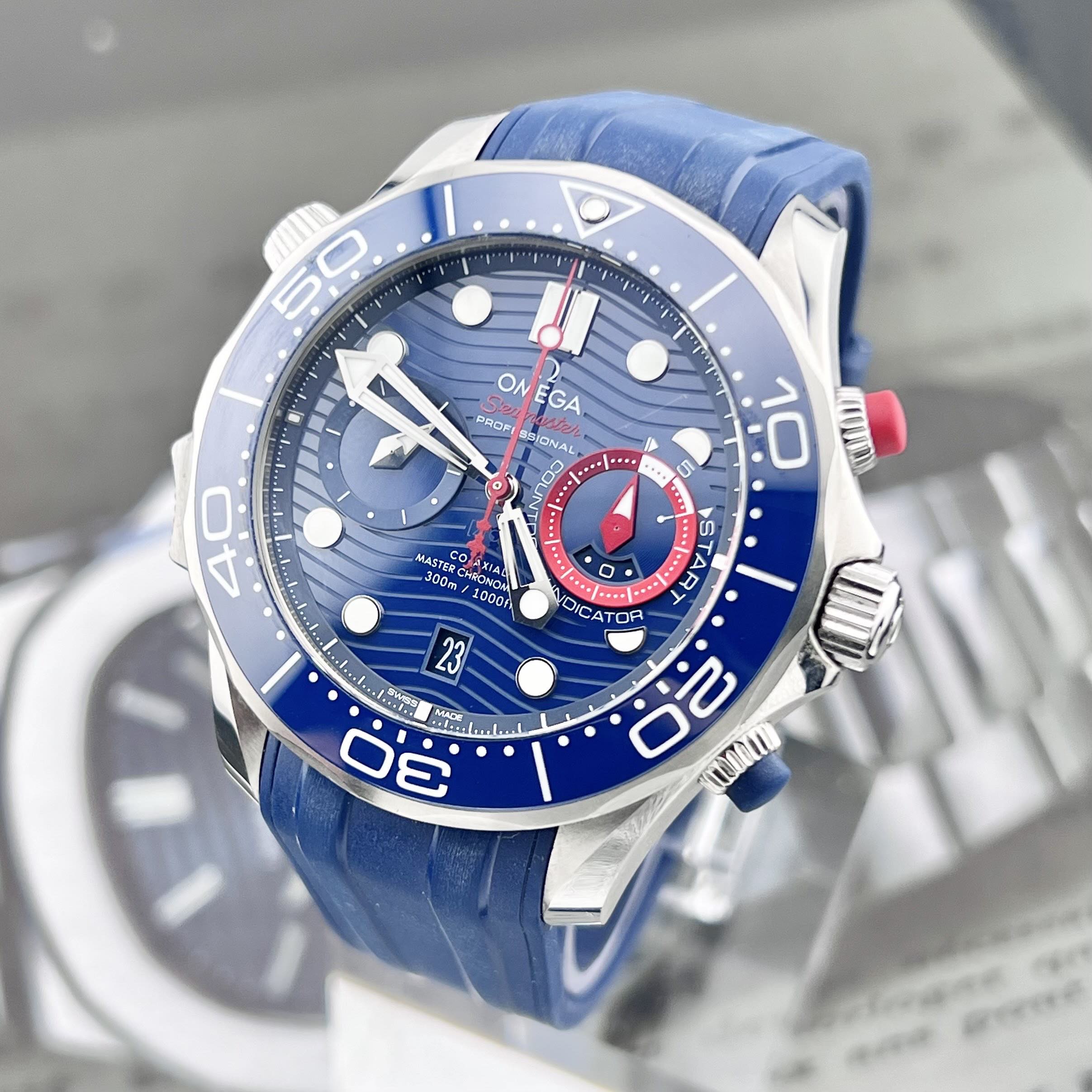 Omega 210.30.44.51.03.002 detail 2