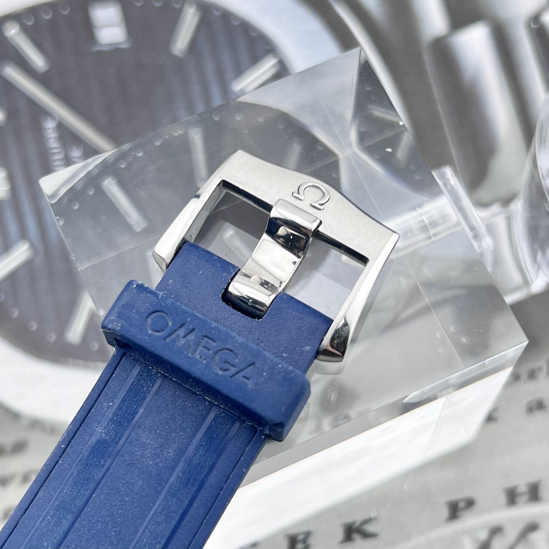 Omega 210.30.44.51.03.002 detail 5