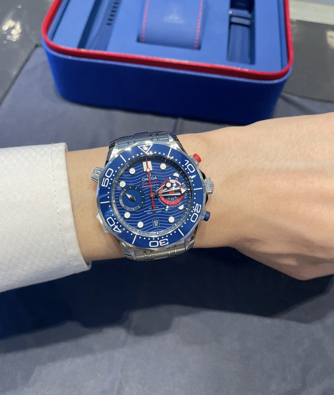 Omega 210.30.44.51.03.002 detail 6