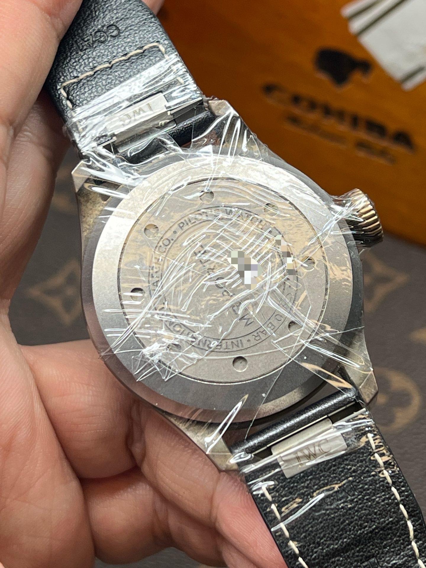 IWC IW329703 detail 2