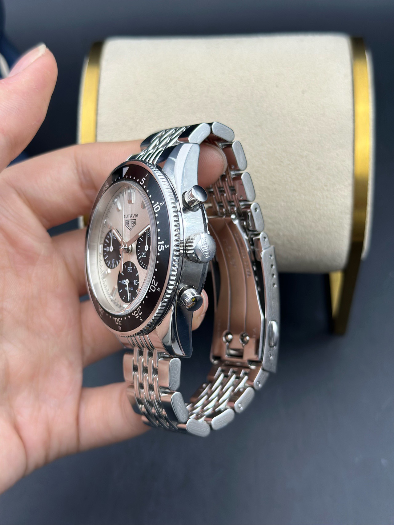 TAG Heuer CBE2111.BA0687 detail 4