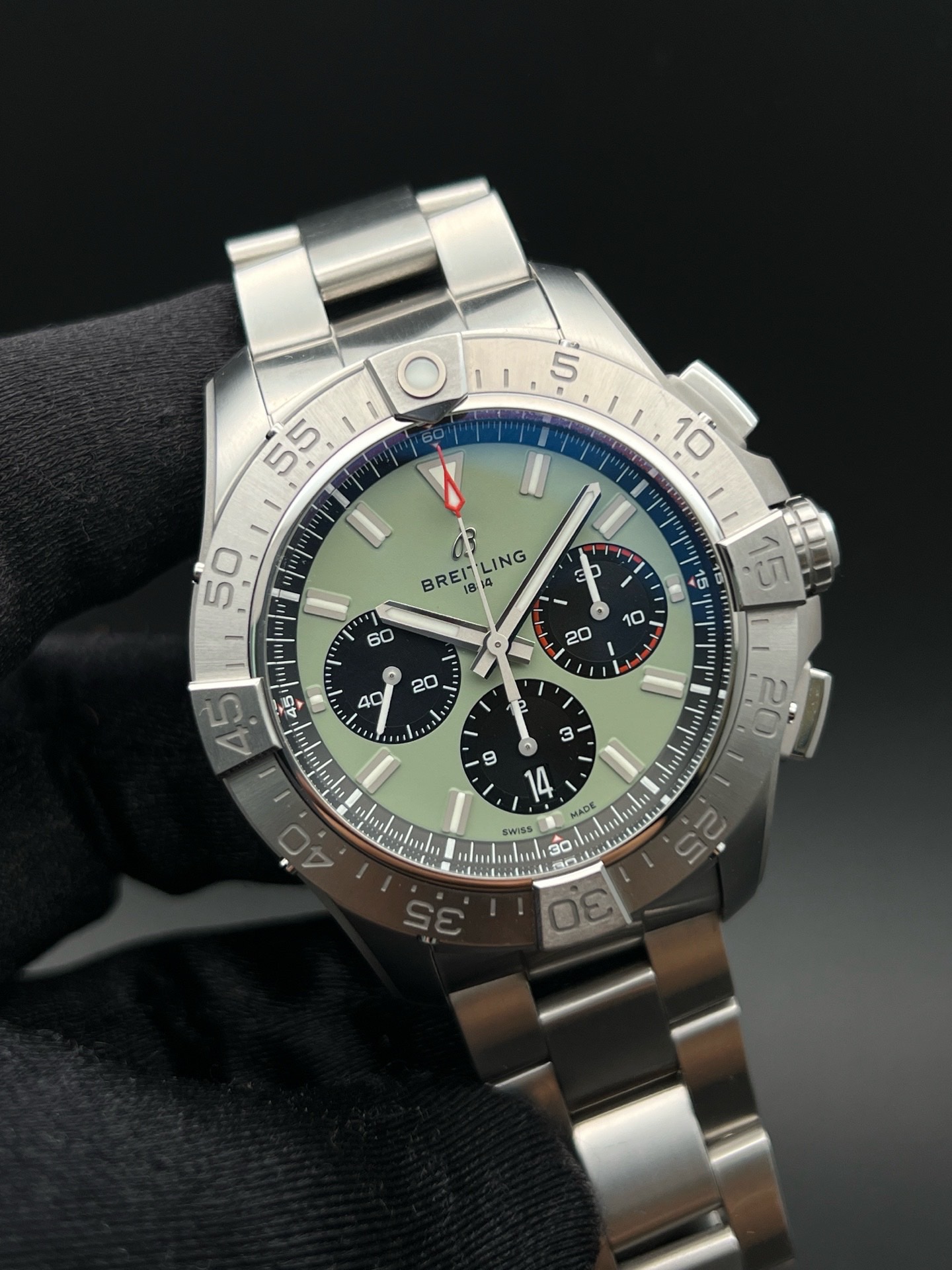 Breitling AB0147101L1A1 detail 1
