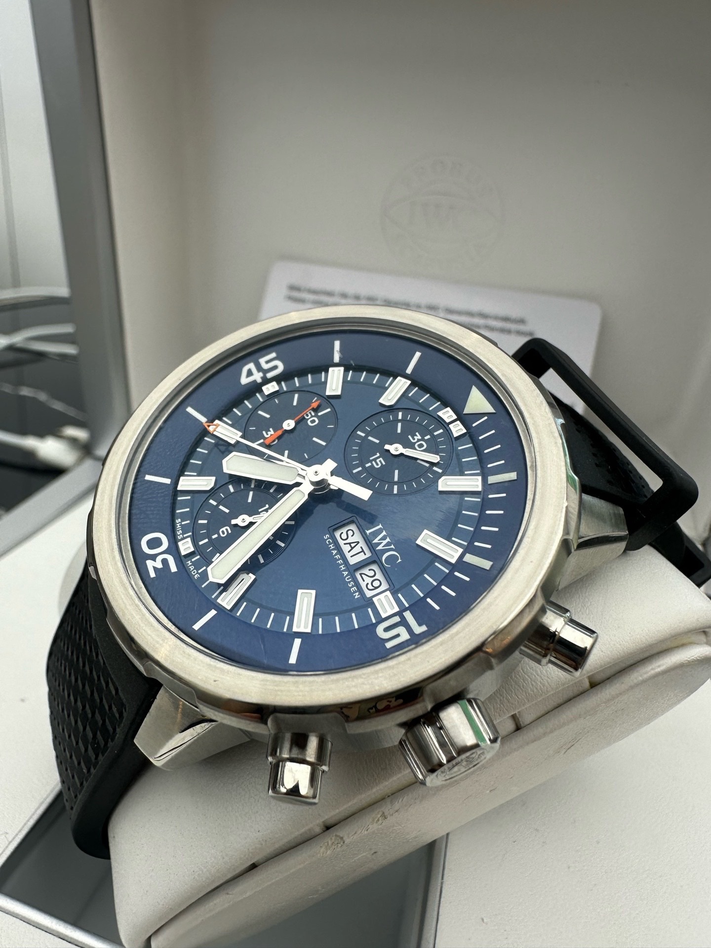 IWC 376806 detail 4