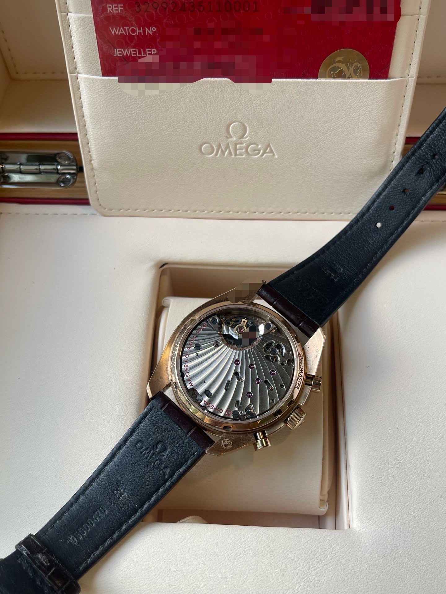 Omega 329.92.43.51.10.001 detail 3