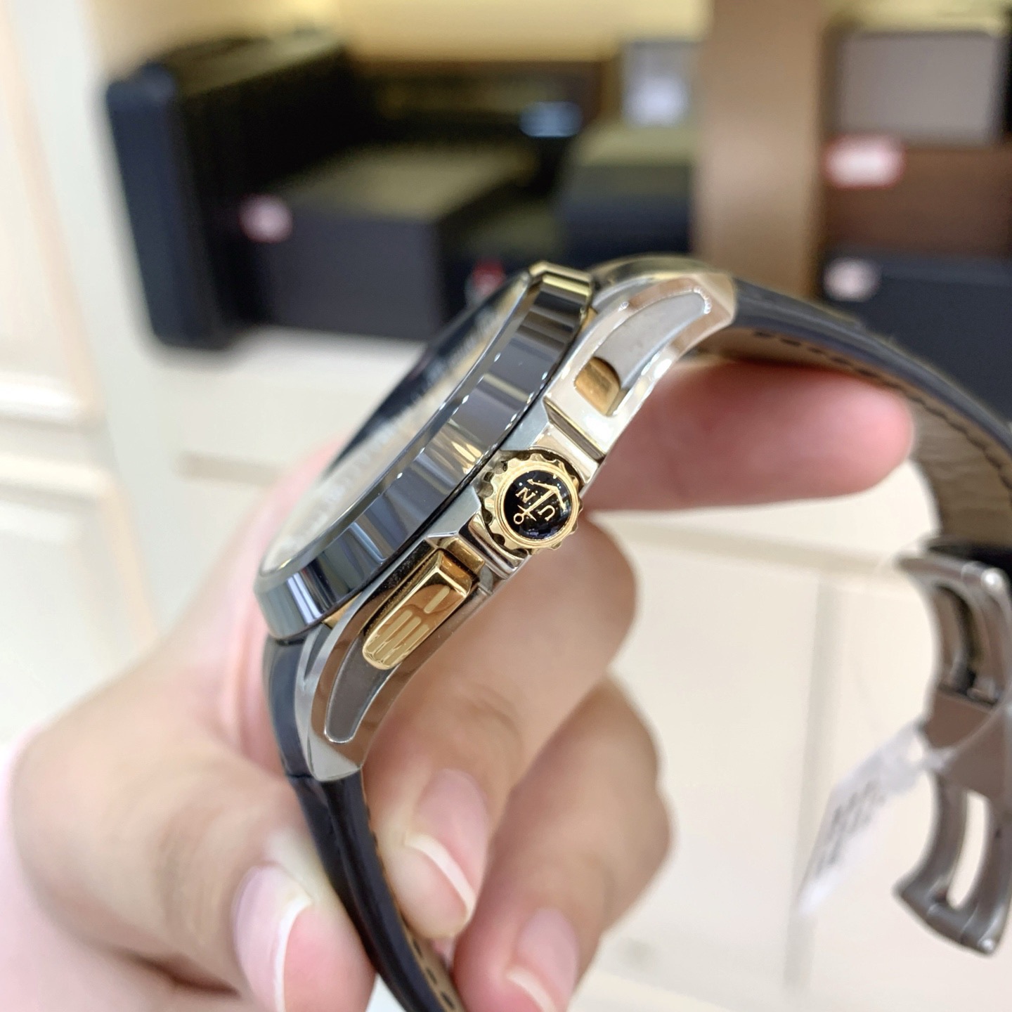 Ulysse Nardin 675-00 detail 4