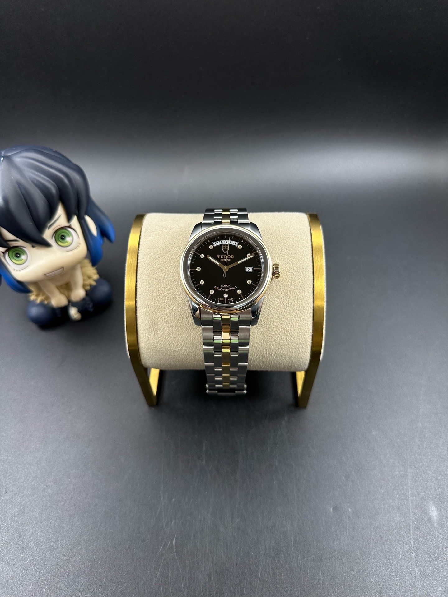 Tudor 56003-0008 detail 2