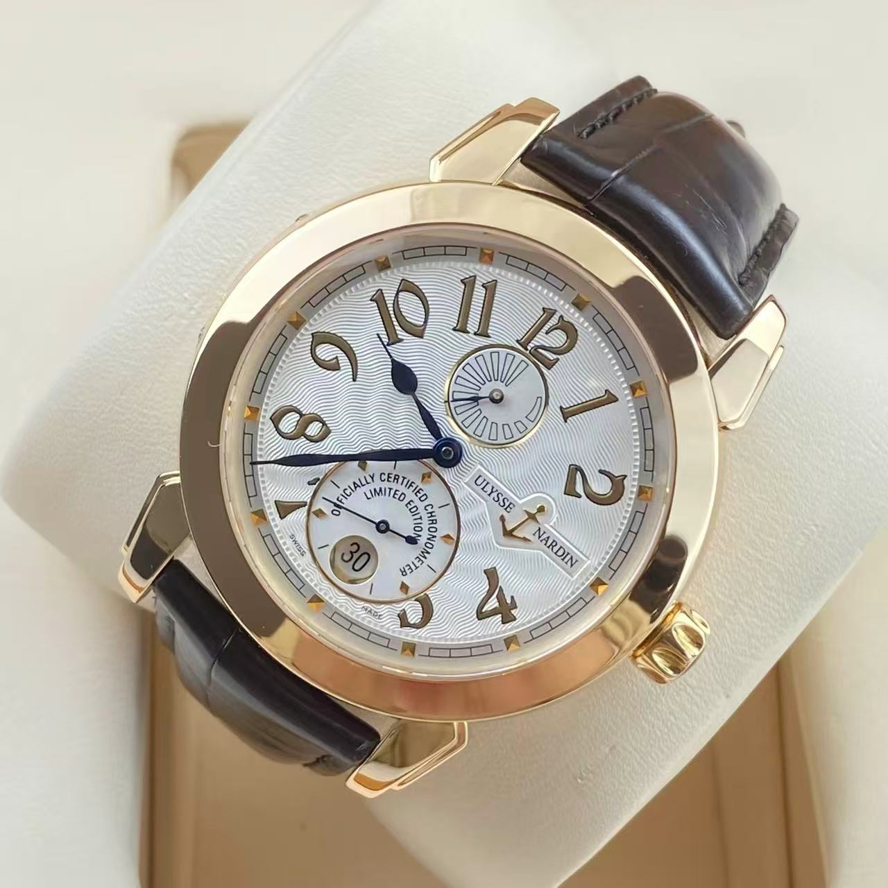 Ulysse Nardin 272-88 detail 1