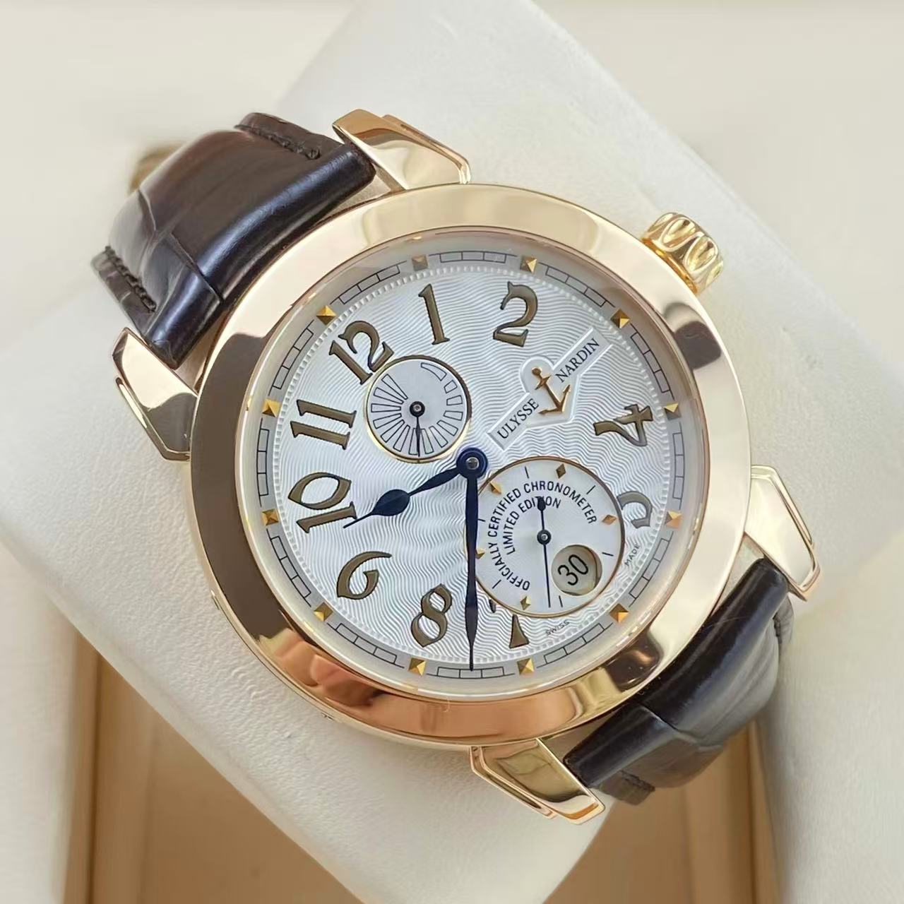 Ulysse Nardin 272-88 detail 2