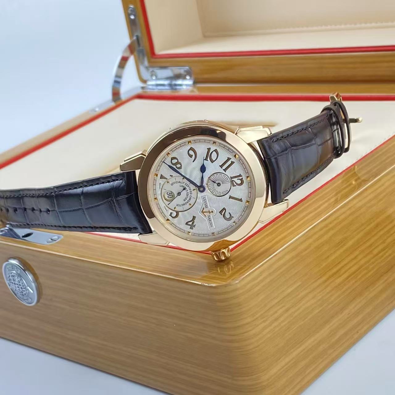 Ulysse Nardin 272-88 detail 5