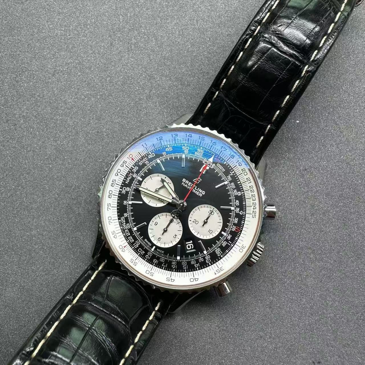 Breitling AB0127211B1P1 detail 9