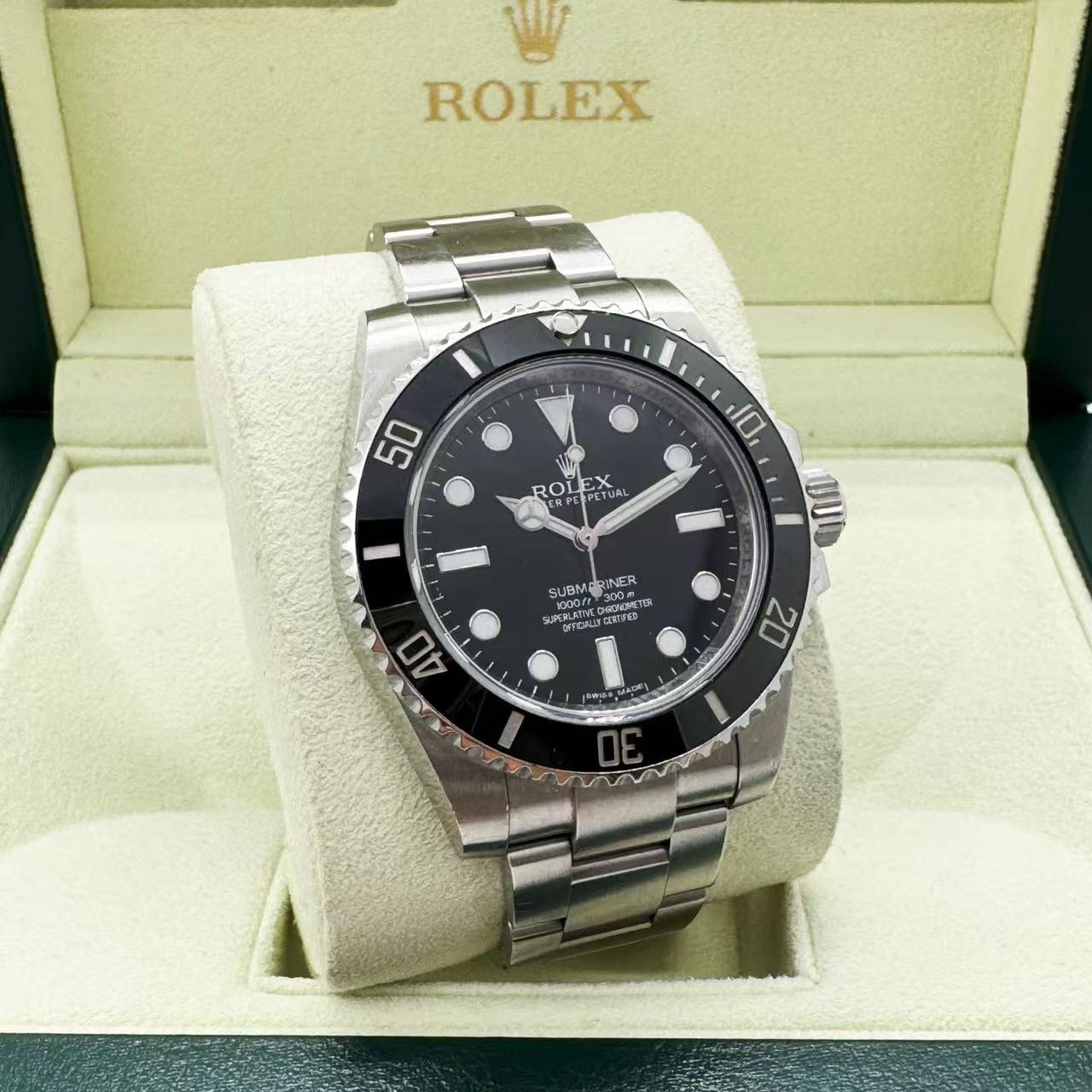 Rolex 114060 detail 1