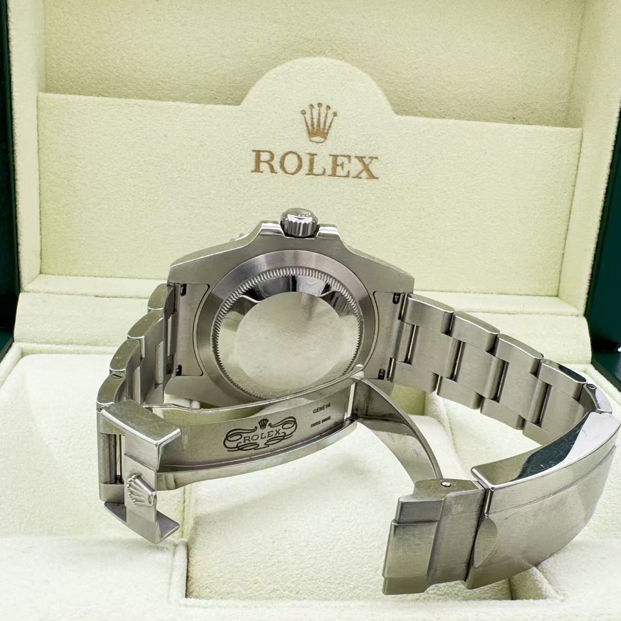 Rolex 114060 detail 5