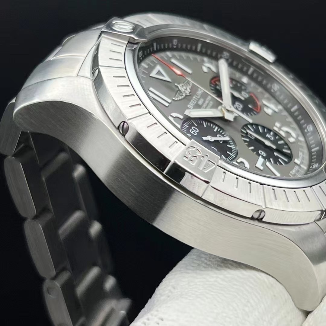 Breitling AB01821A1B1A1 detail 4