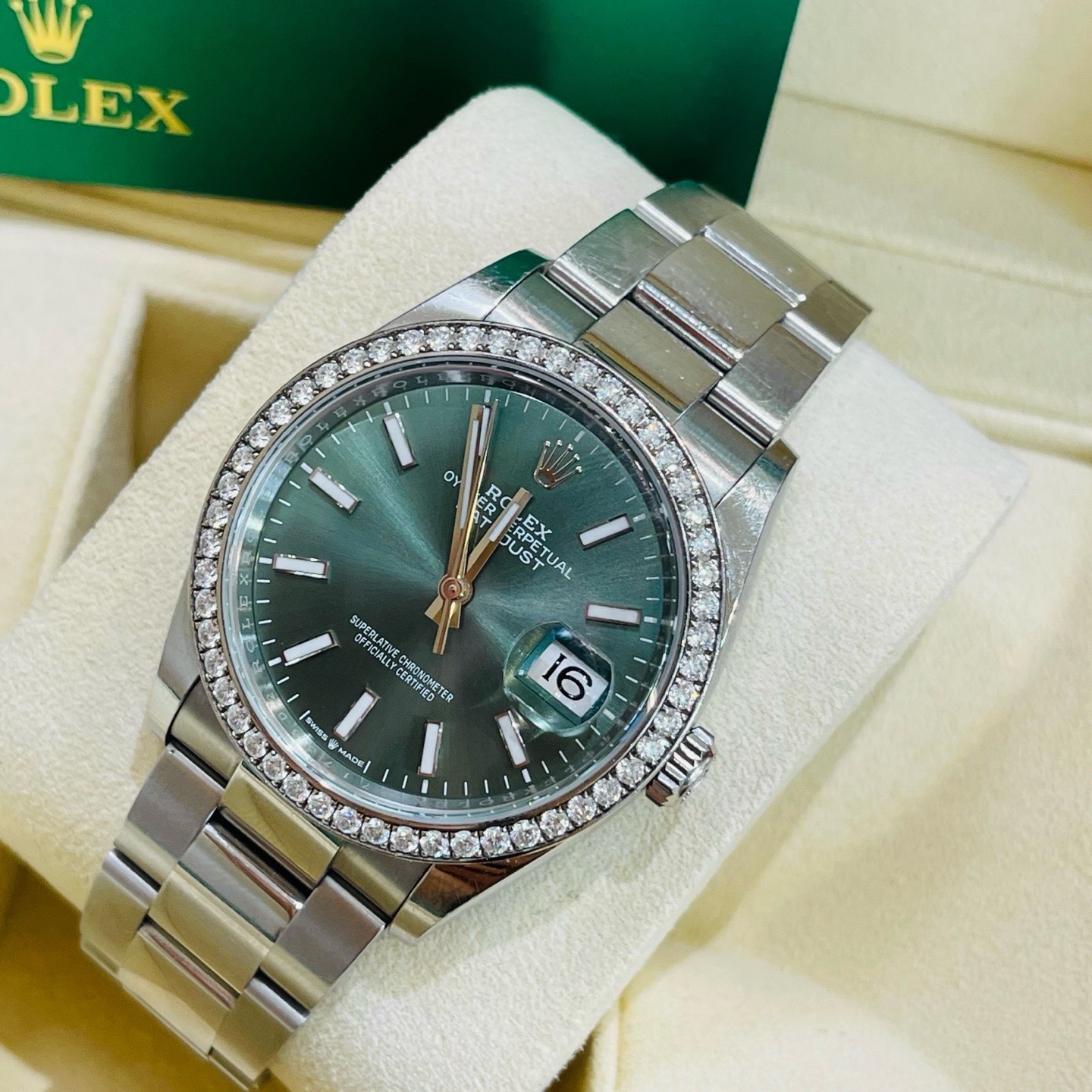 Rolex 126284rbr detail 1