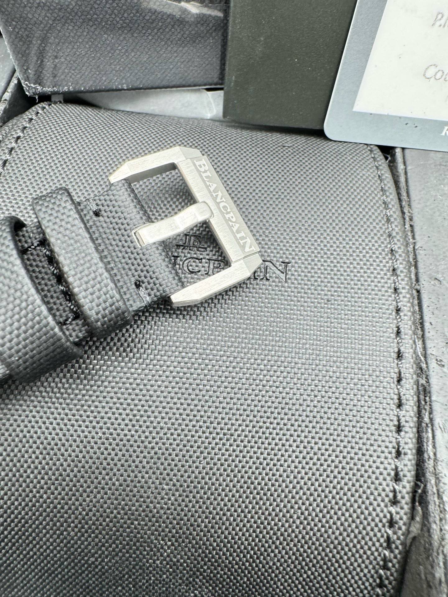 Blancpain 5000-1110-B52A detail 3