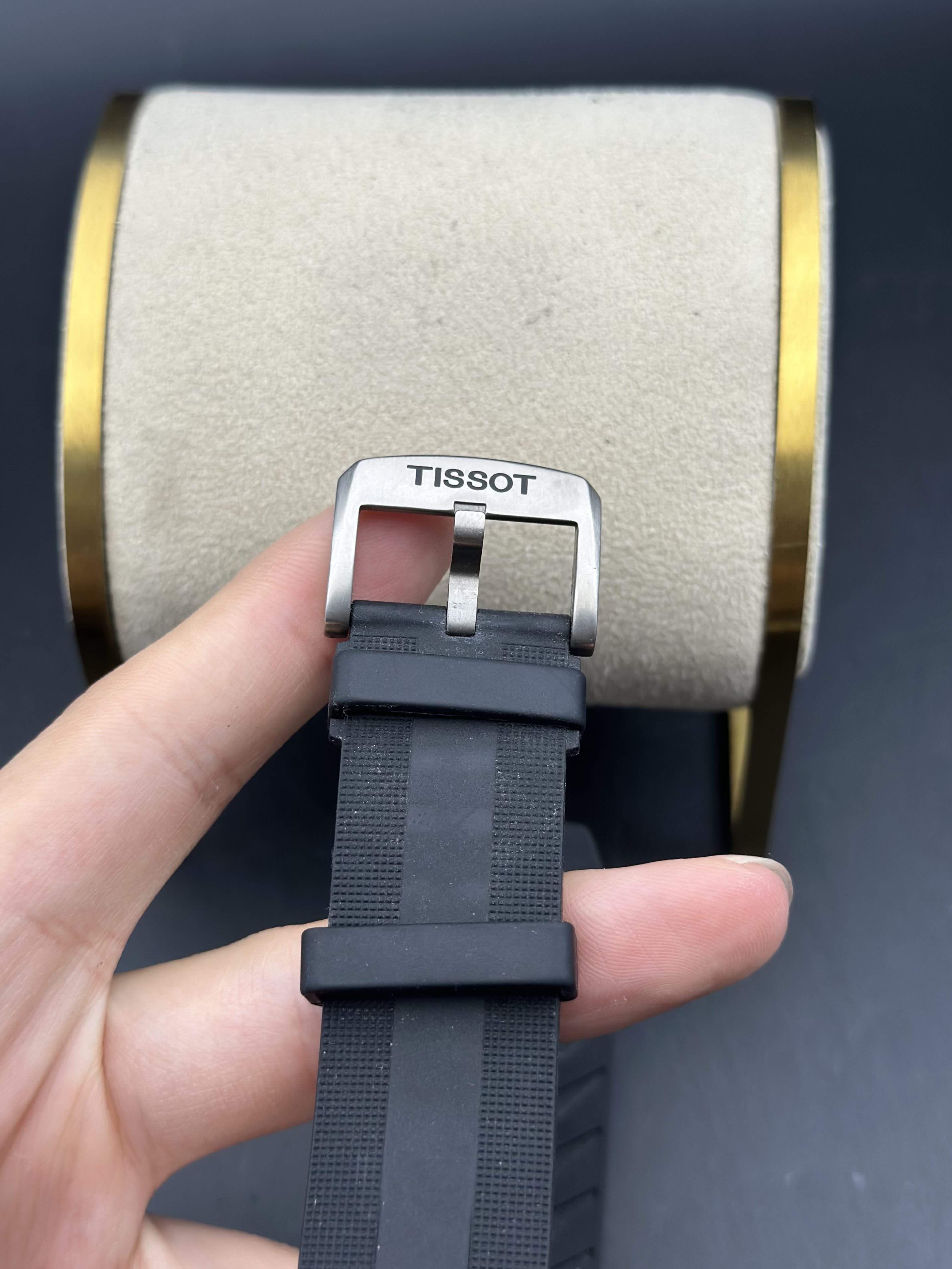 Tissot T1104204705101 detail 6
