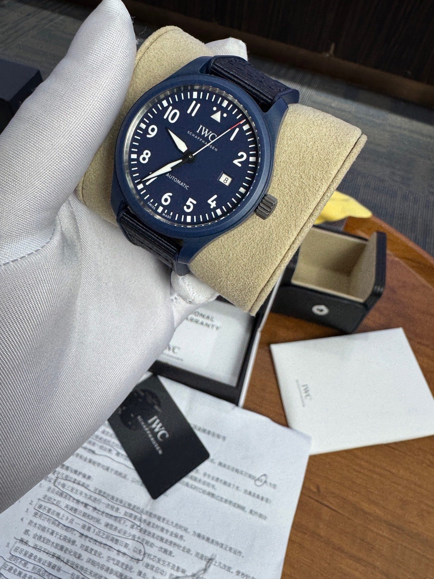 IWC 328101 detail 2