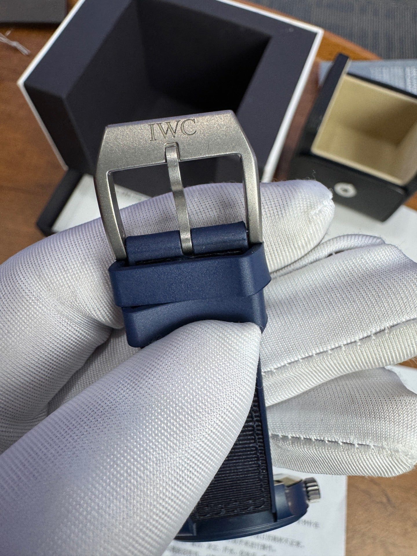 IWC 328101 detail 3