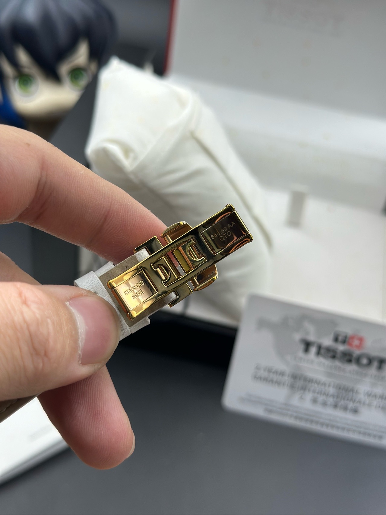 Tissot T050.207.37.017.04 detail 5