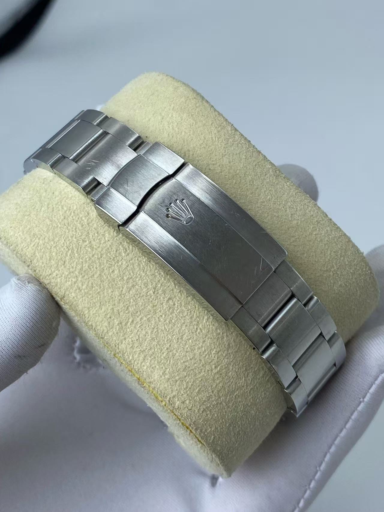 Rolex 116000-0011 detail 3