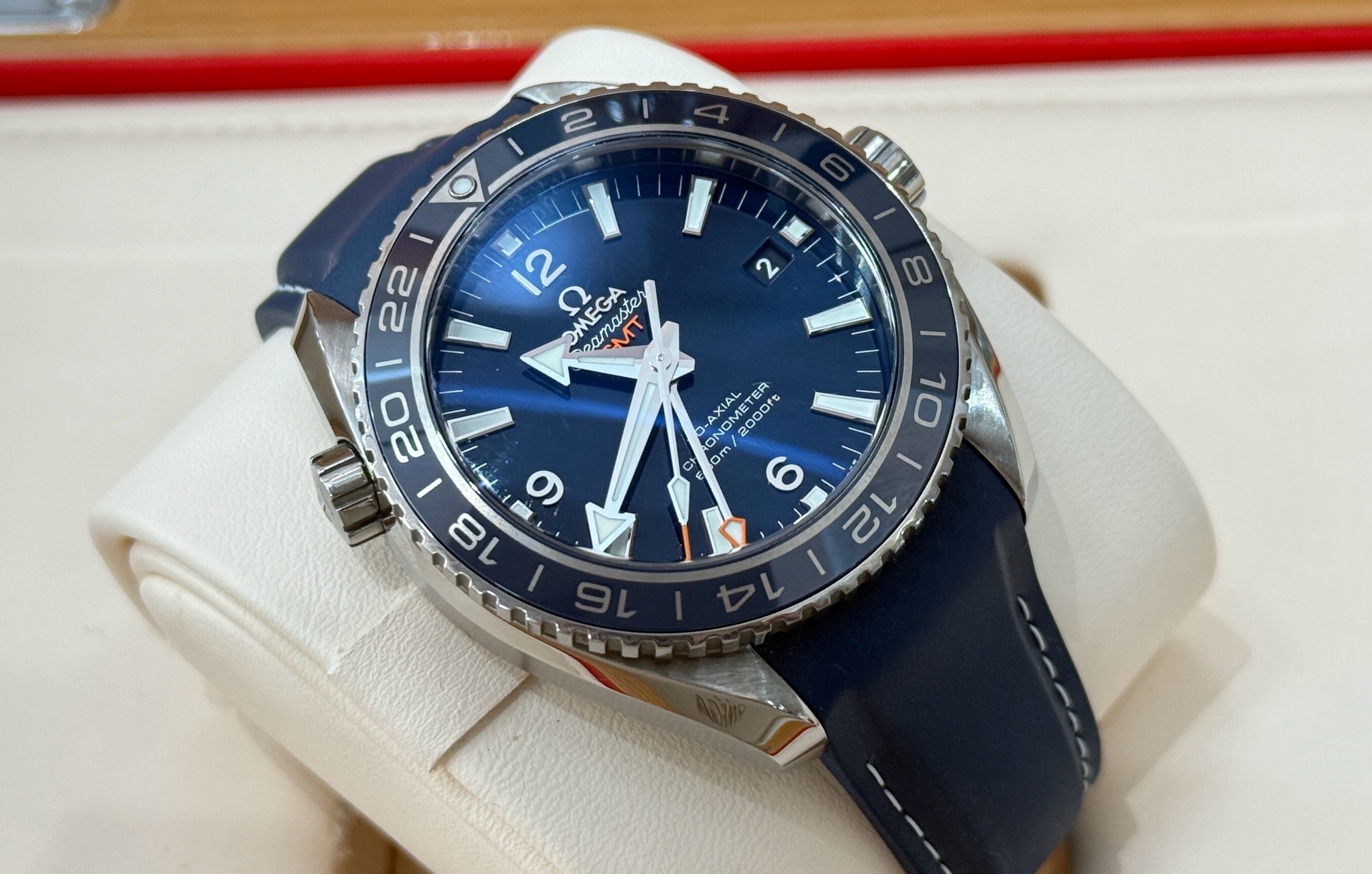 Omega 232.92.44.22.03.001 detail 1