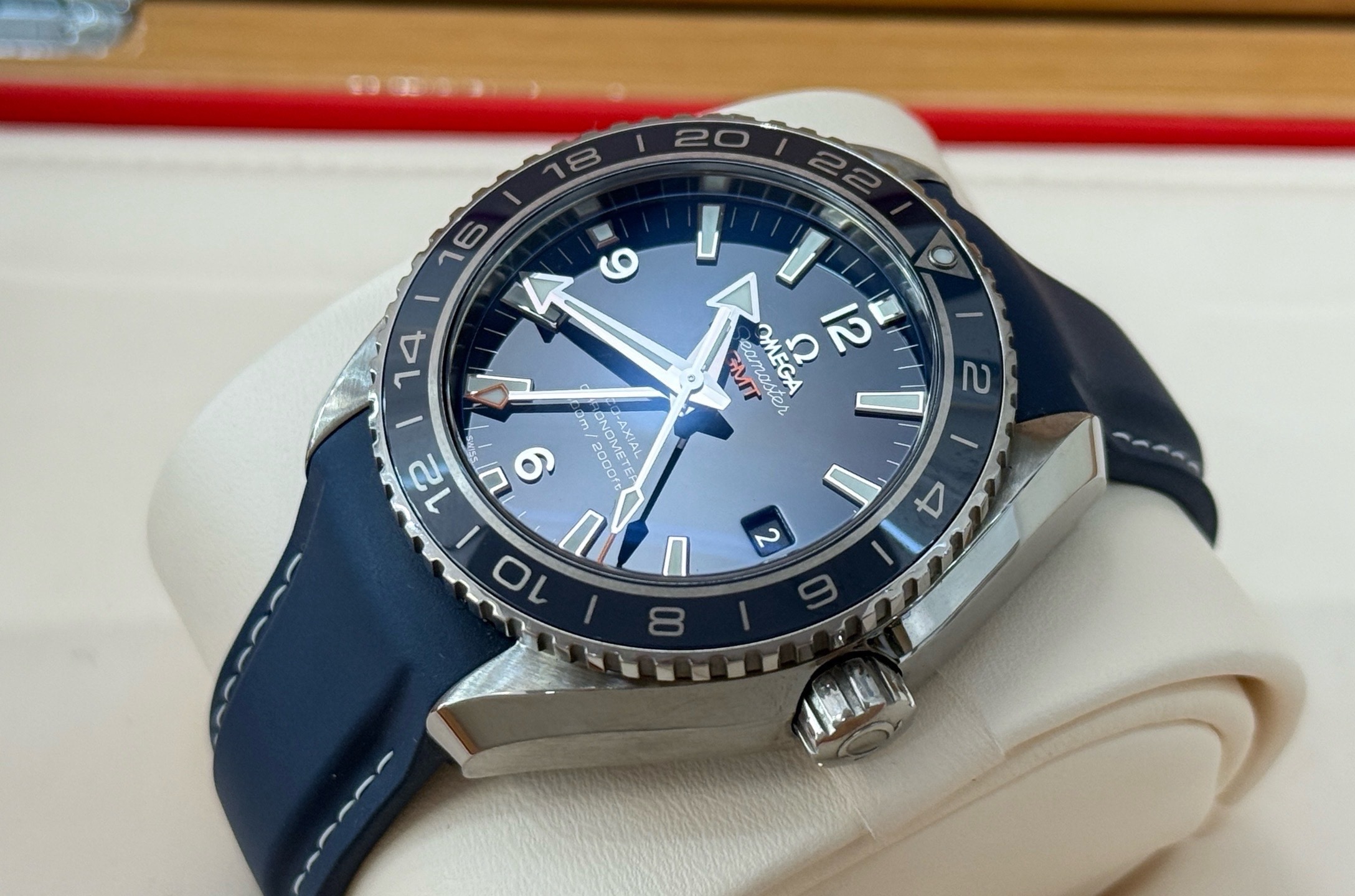 Omega 232.92.44.22.03.001 detail 2