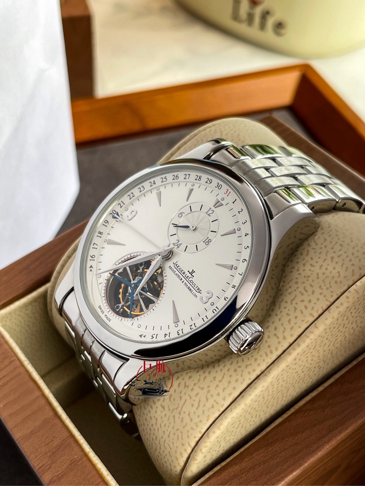 Jaeger-LeCoultre 1658120 detail 2